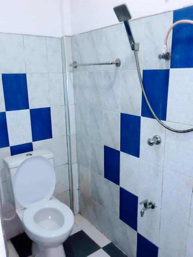 Deiyannewela Black And White Kandy Guest House 02 מראה חיצוני תמונה