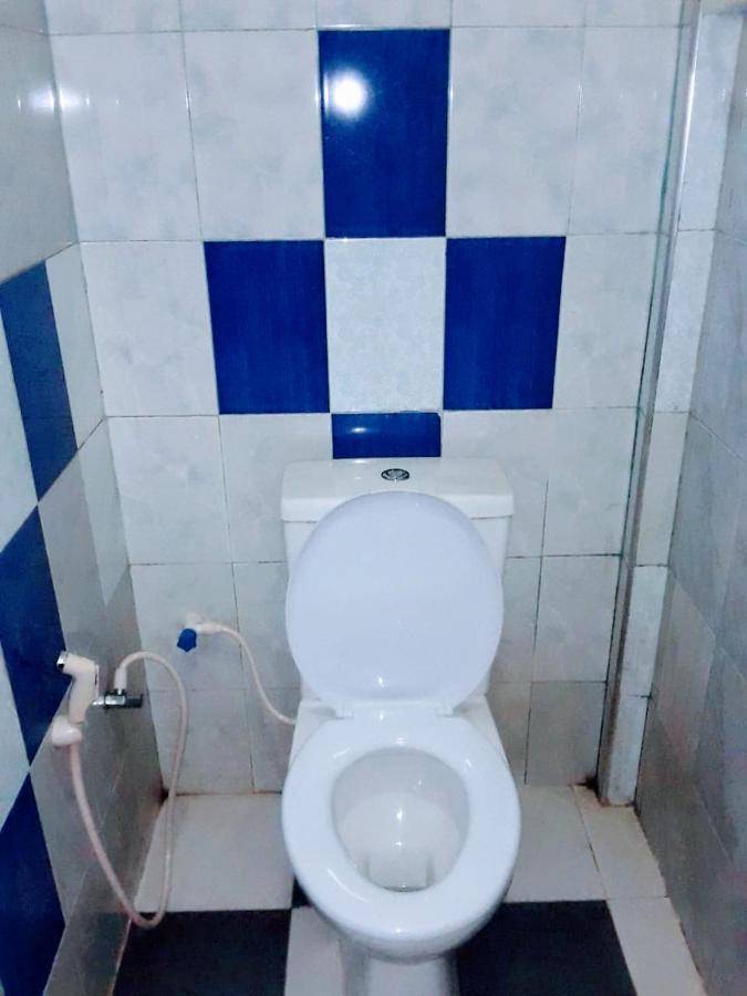 Deiyannewela Black And White Kandy Guest House 02 מראה חיצוני תמונה